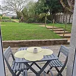 Chic Calme Rdc-jardin-terrasse-centre Apartamento