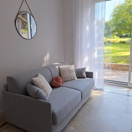 Chic Calme Rdc-jardin-terrasse-centre Apartamento