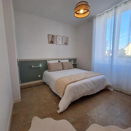 דירה Chic Calme Rdc-jardin-terrasse-centre