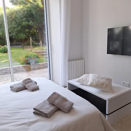 Chic Calme Rdc-jardin-terrasse-centre דירה